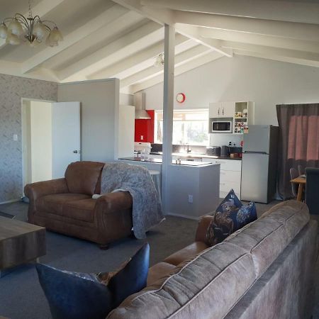 B, D & D Bed And Breakfast Taupo Kültér fotó
