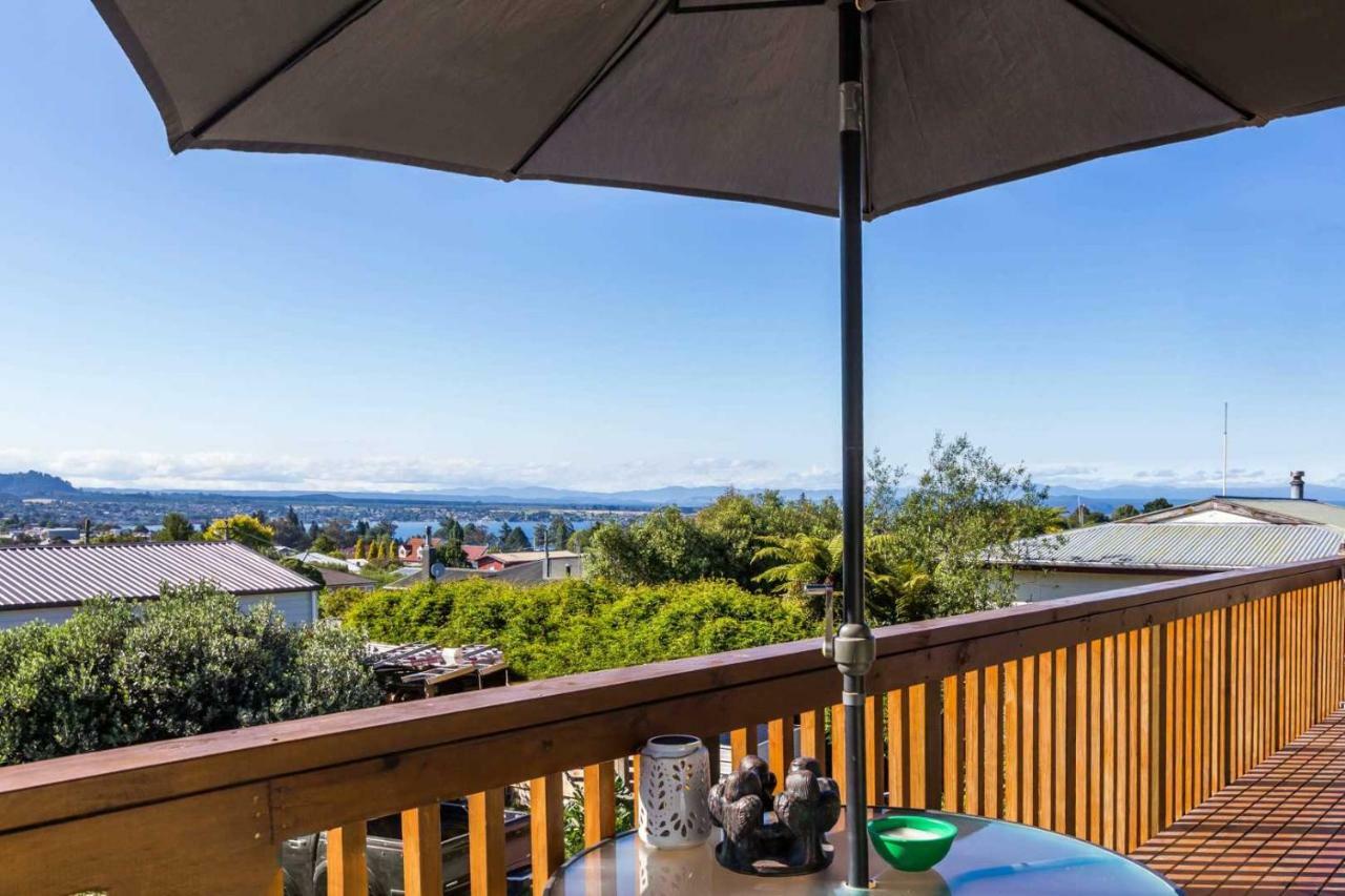 B, D & D Bed And Breakfast Taupo Kültér fotó