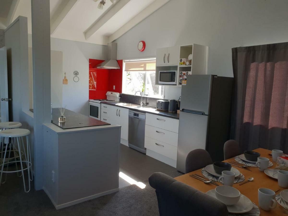 B, D & D Bed And Breakfast Taupo Kültér fotó