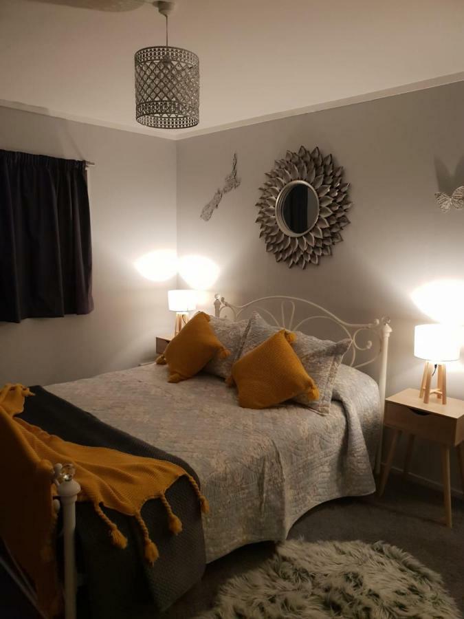 B, D & D Bed And Breakfast Taupo Kültér fotó